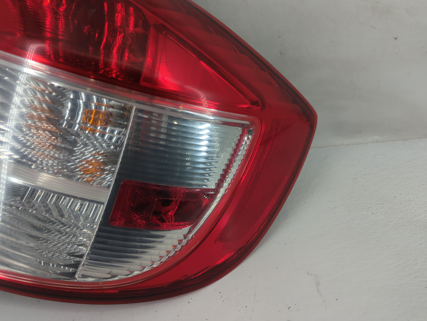 2008-2013 Suzuki Sx4 Tail Light Assembly Passenger Right OEM P/N:220-59152 Fits Fits 2008 2009 2010 2011 2012 2013 OEM Used 