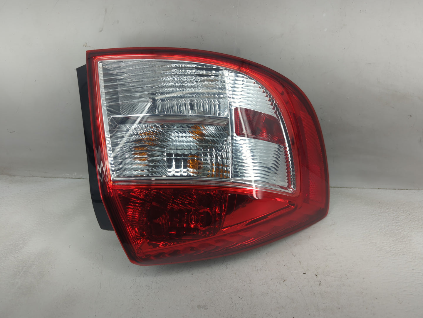 2008-2013 Suzuki Sx4 Tail Light Assembly Driver Left OEM P/N:220-59152 Fits Fits 2008 2009 2010 2011 2012 2013 OEM Used Auto