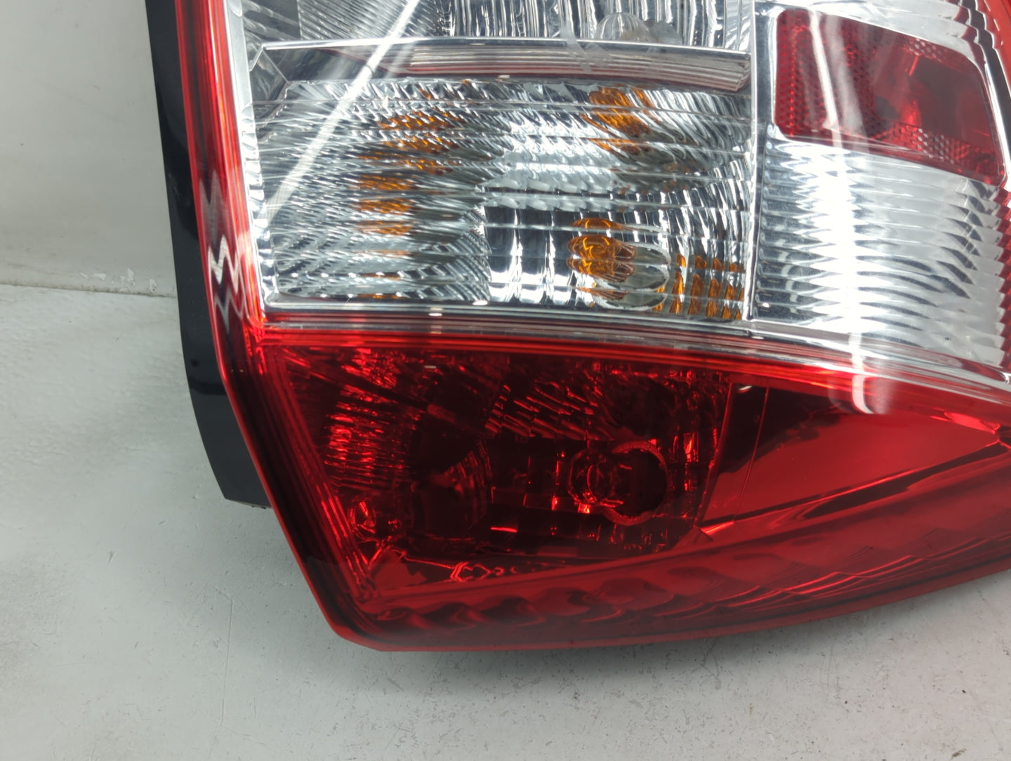 2008-2013 Suzuki Sx4 Tail Light Assembly Driver Left OEM P/N:220-59152 Fits Fits 2008 2009 2010 2011 2012 2013 OEM Used Auto