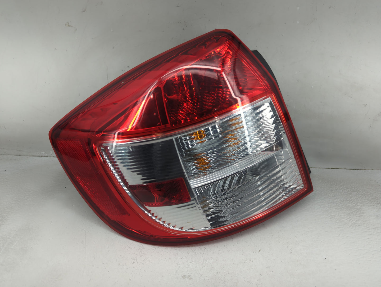 2008-2013 Suzuki Sx4 Tail Light Assembly Driver Left OEM P/N:220-59152 Fits Fits 2008 2009 2010 2011 2012 2013 OEM Used Auto