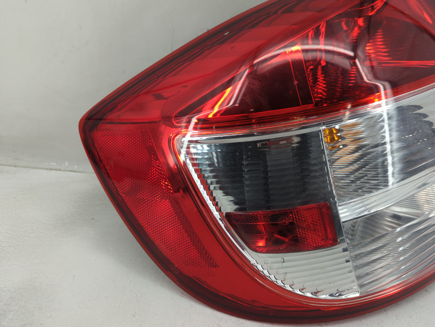 2008-2013 Suzuki Sx4 Tail Light Assembly Driver Left OEM P/N:220-59152 Fits Fits 2008 2009 2010 2011 2012 2013 OEM Used Auto