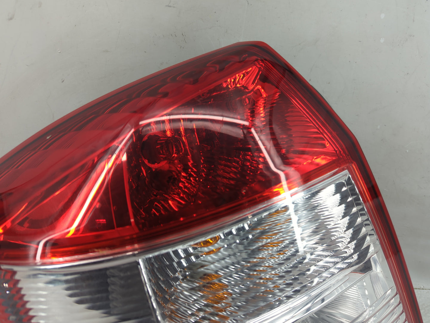 2008-2013 Suzuki Sx4 Tail Light Assembly Driver Left OEM P/N:220-59152 Fits Fits 2008 2009 2010 2011 2012 2013 OEM Used Auto