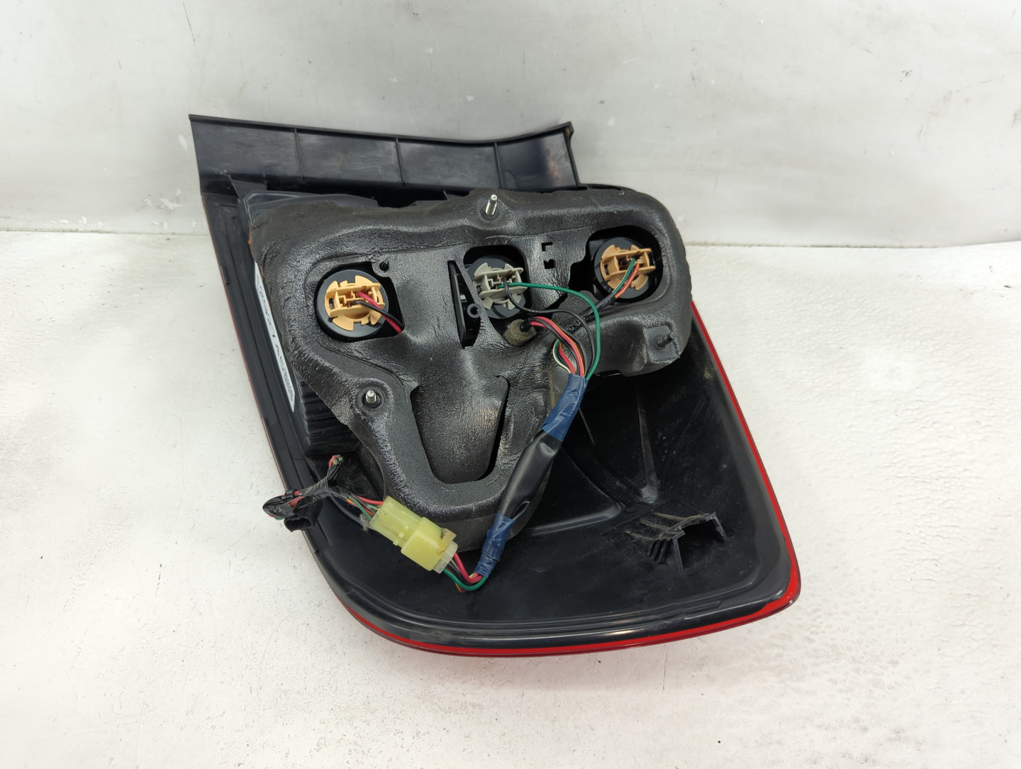 2008-2013 Suzuki Sx4 Tail Light Assembly Driver Left OEM P/N:220-59152 Fits Fits 2008 2009 2010 2011 2012 2013 OEM Used Auto