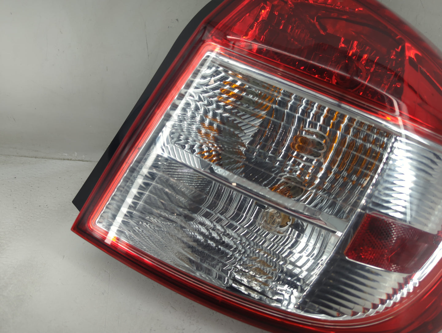 2008-2013 Suzuki Sx4 Tail Light Assembly Passenger Right OEM P/N:220-59152 Fits Fits 2008 2009 2010 2011 2012 2013 OEM Used 