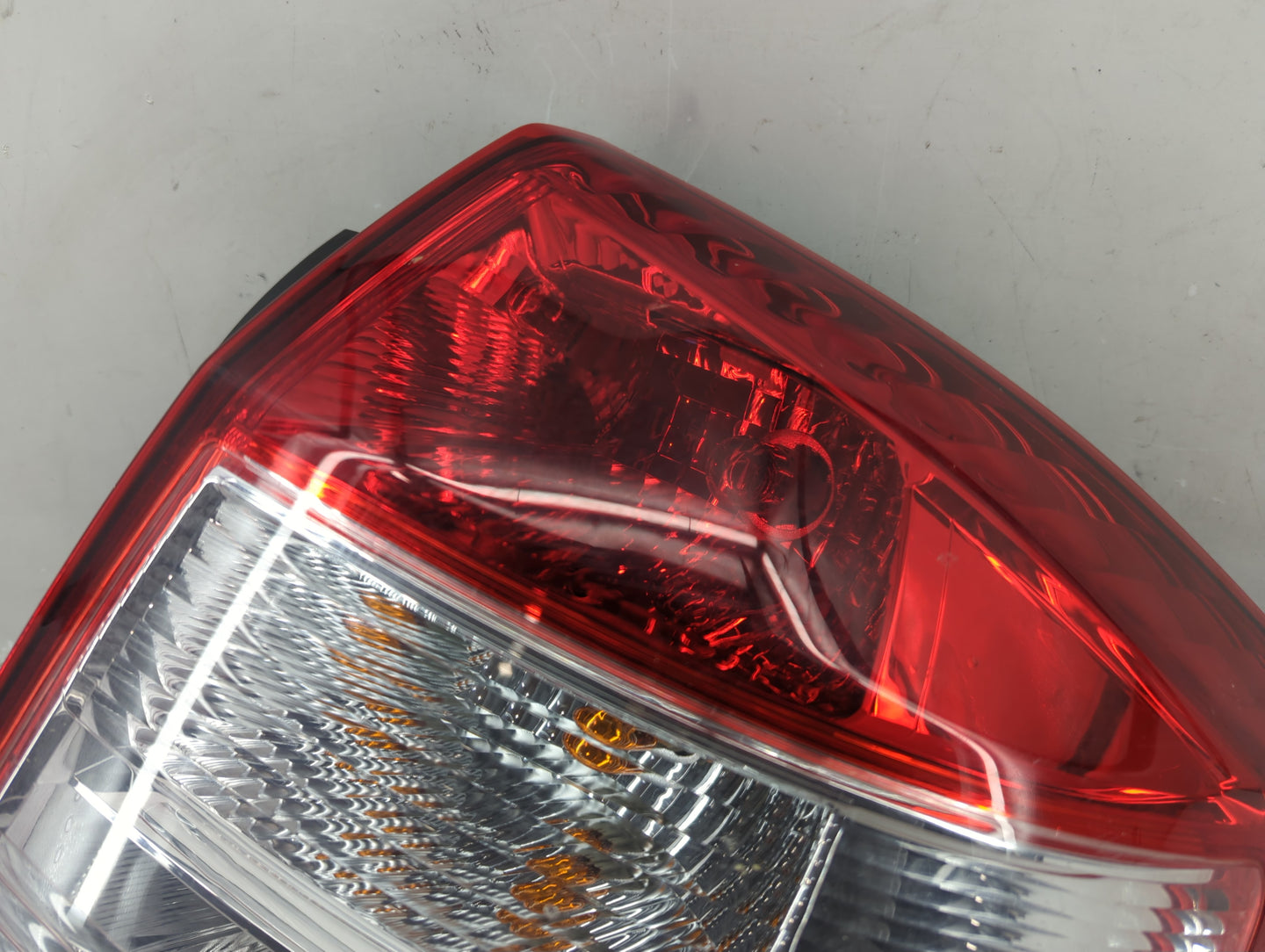 2008-2013 Suzuki Sx4 Tail Light Assembly Passenger Right OEM P/N:220-59152 Fits Fits 2008 2009 2010 2011 2012 2013 OEM Used 