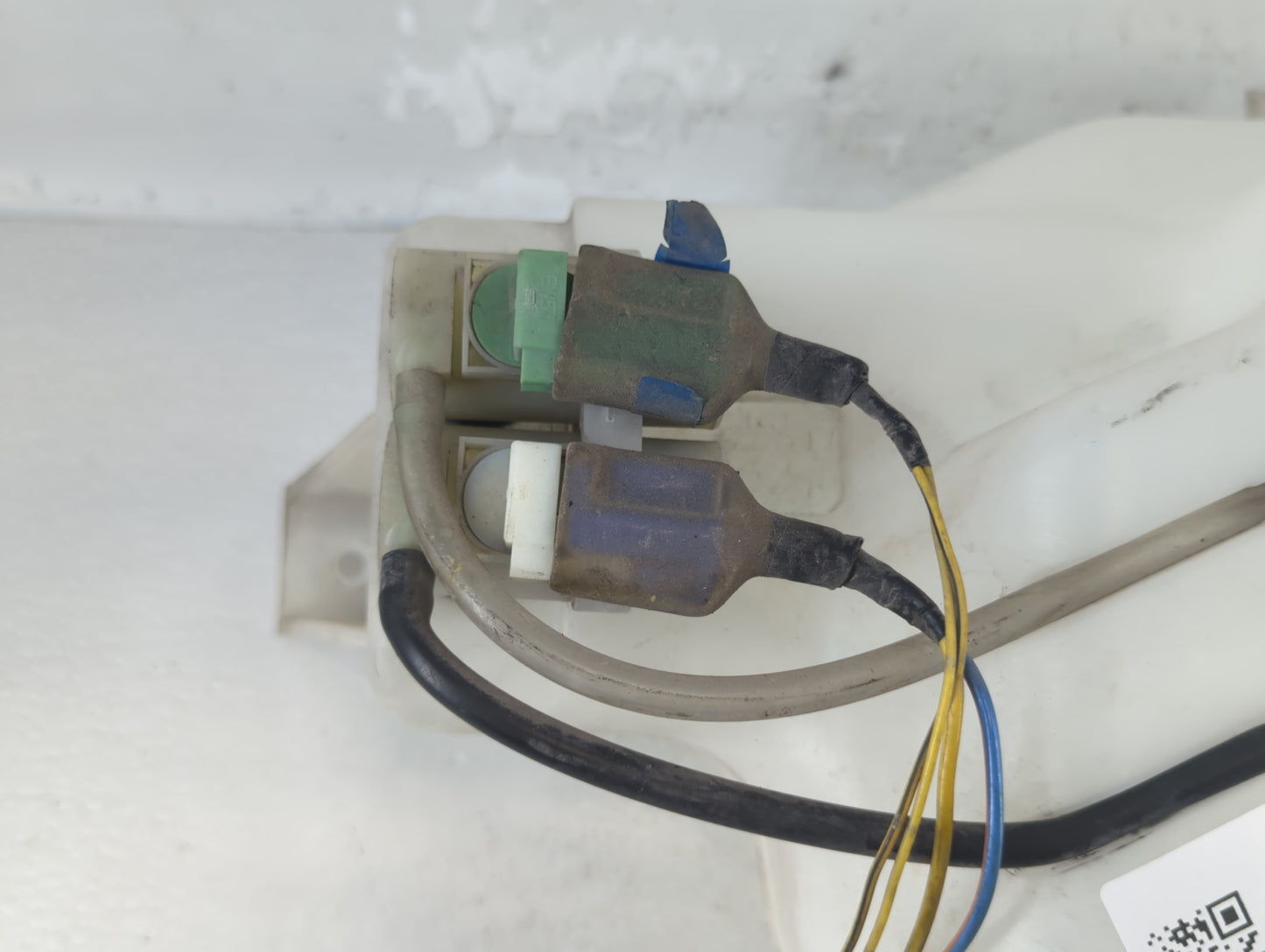 2008-2013 Suzuki Sx4 Windshield Washer Fluid Reservoir Bottle Oem - Oemusedautoparts1.com