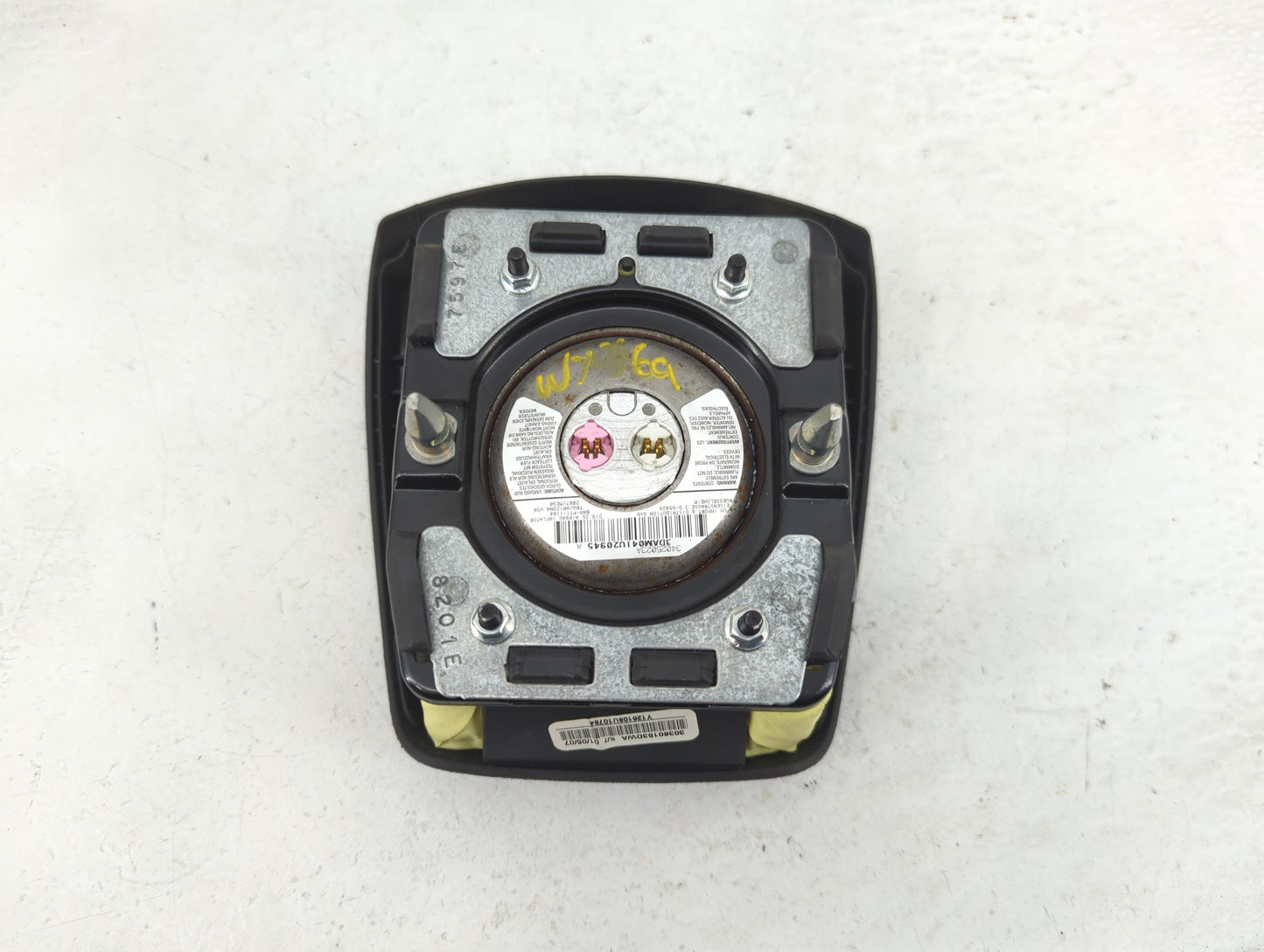 2008 Suzuki Vitara Air Bag Driver Left Steering Wheel Mounted Fits Fits 2007 2009 OEM Used Auto Parts - Oemusedautoparts1.co