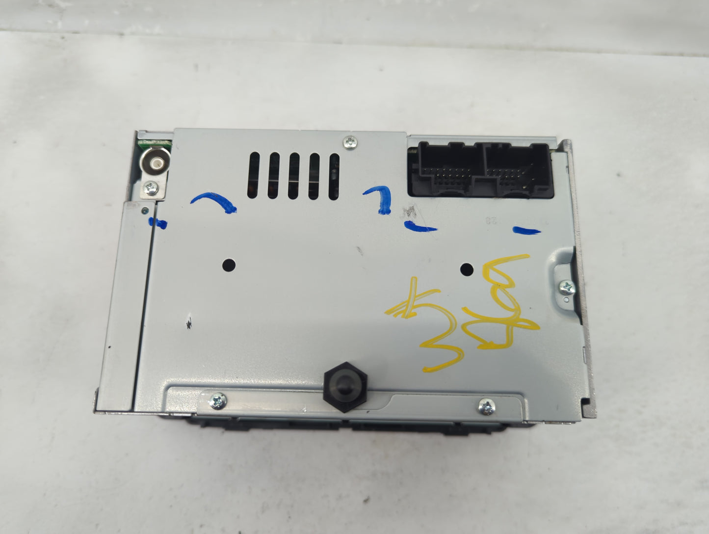 2008 Suzuki Vitara Radio AM FM Cd Player Receiver Replacement P/N:15945861 25920407 Fits Fits 2007 2009 OEM Used Auto Parts 