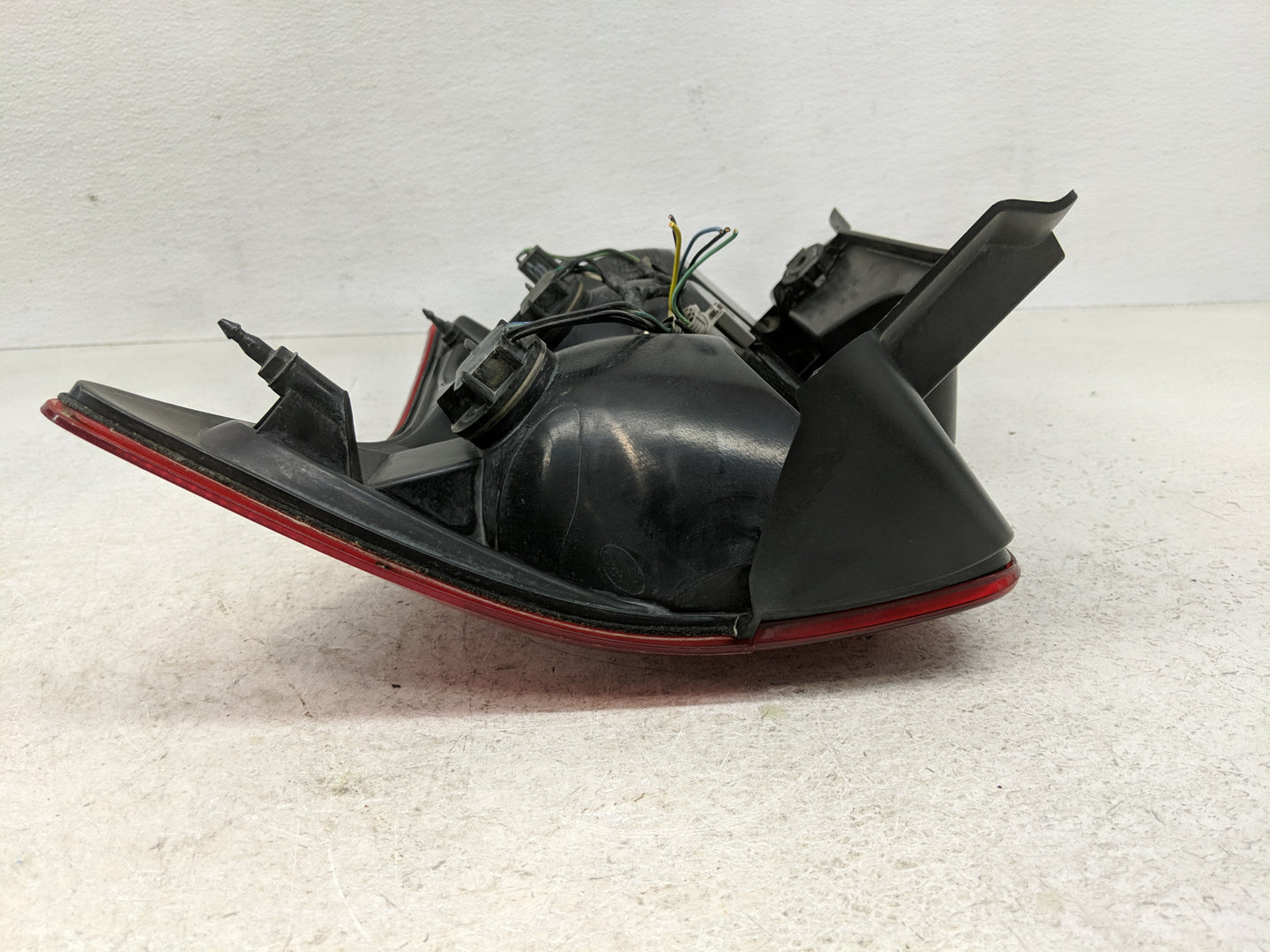 2008 Suzuki Vitara Tail Light Assembly Driver Left OEM P/N:25842440 Fits Fits 2007 2009 OEM Used Auto Parts - Oemusedautopar