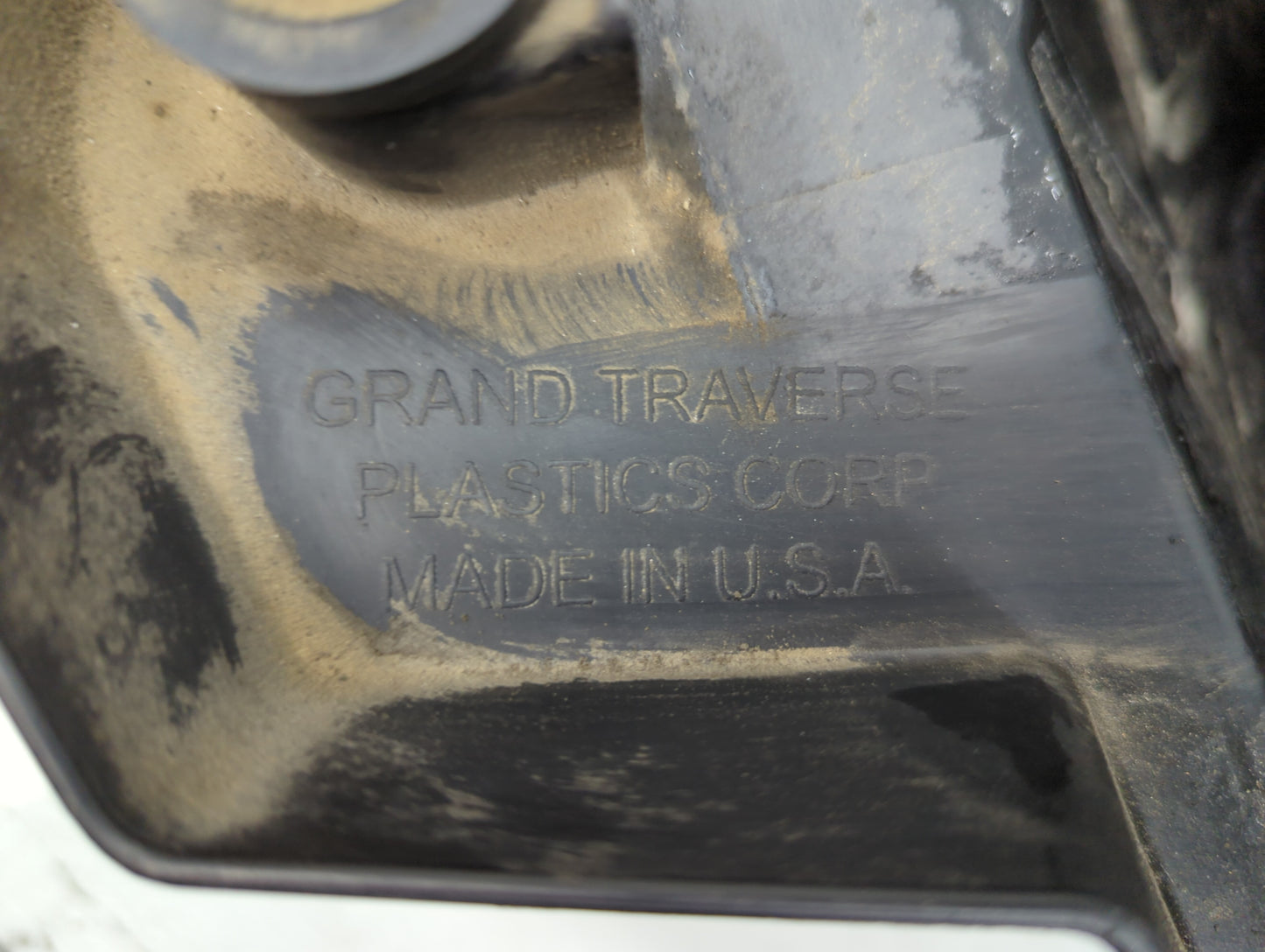 2008 Suzuki Vitara Engine Cover - Oemusedautoparts1.com