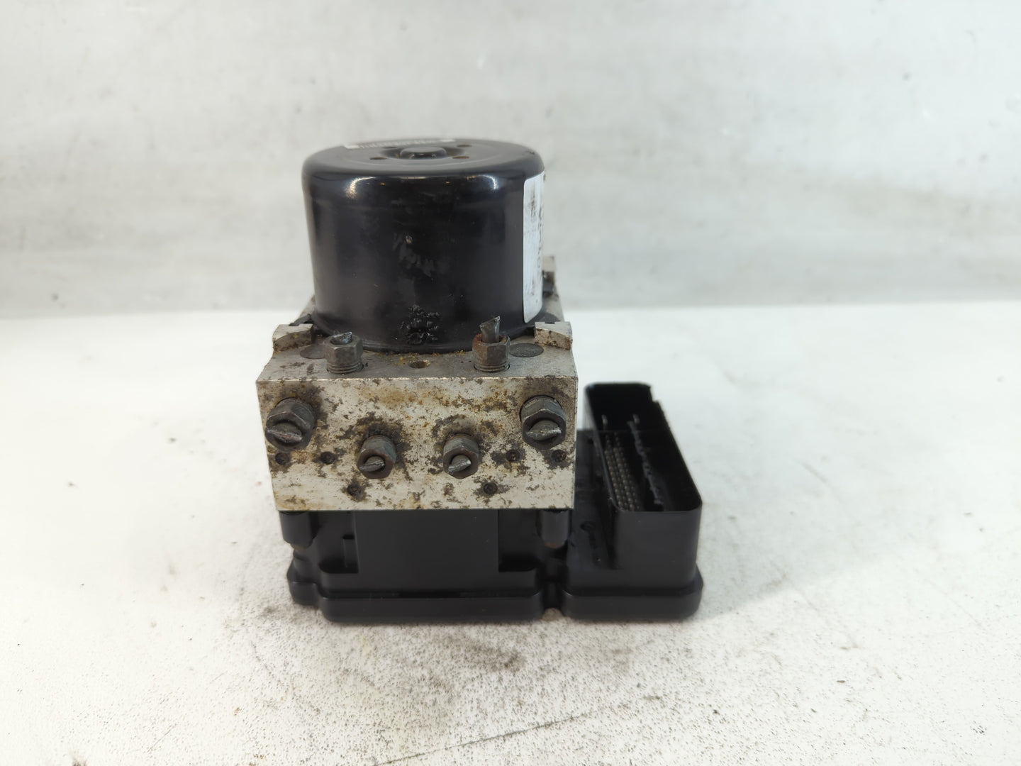 2008 Suzuki Vitara ABS Pump Control Module Replacement Fits Fits 2006 2007 OEM Used Auto Parts - Oemusedautoparts1.com