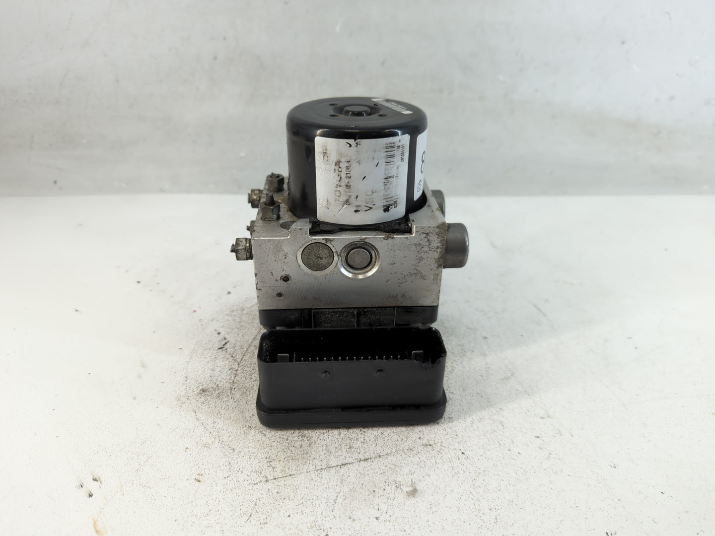 2008 Suzuki Vitara ABS Pump Control Module Replacement Fits Fits 2006 2007 OEM Used Auto Parts - Oemusedautoparts1.com