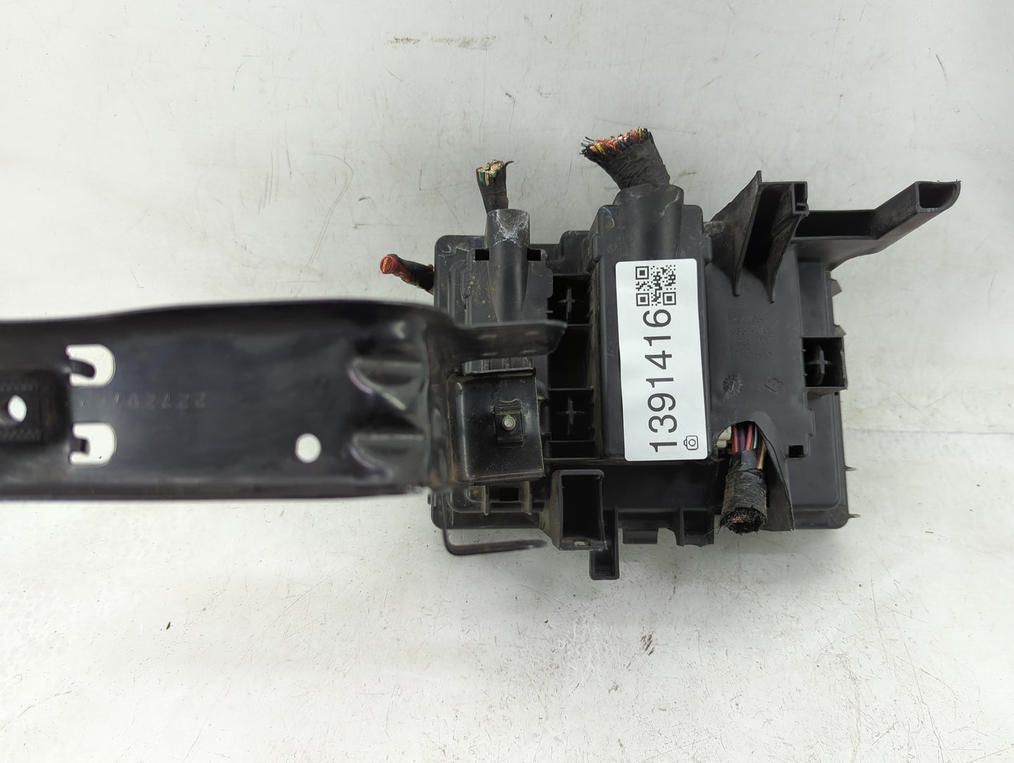 2007-2009 Suzuki Xl-7 Fusebox Fuse Box Panel Relay Module P/N:25820367 25966740 Fits Fits 2007 2008 2009 OEM Used Auto Parts