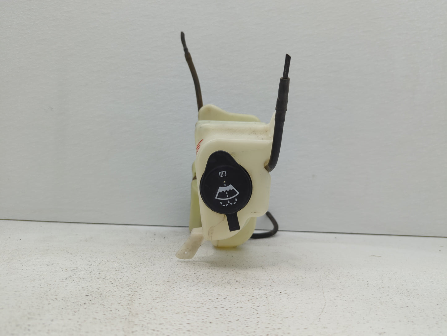 2007-2009 Suzuki Xl-7 Windshield Washer Fluid Reservoir Bottle Oem - Oemusedautoparts1.com