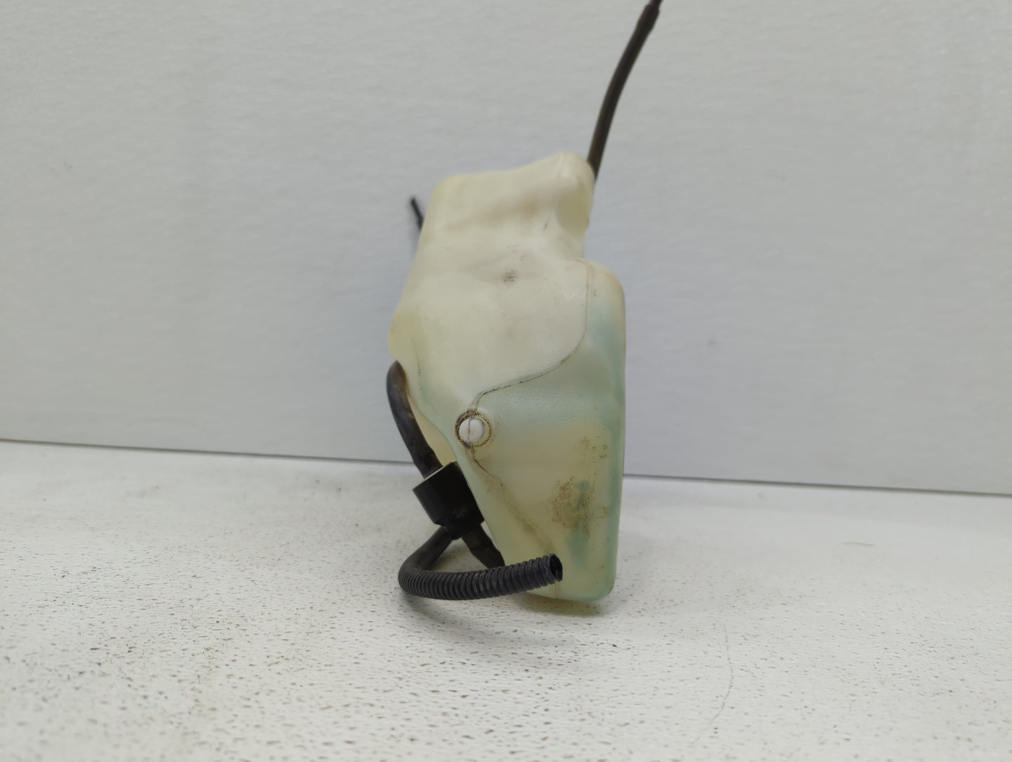 2007-2009 Suzuki Xl-7 Windshield Washer Fluid Reservoir Bottle Oem - Oemusedautoparts1.com