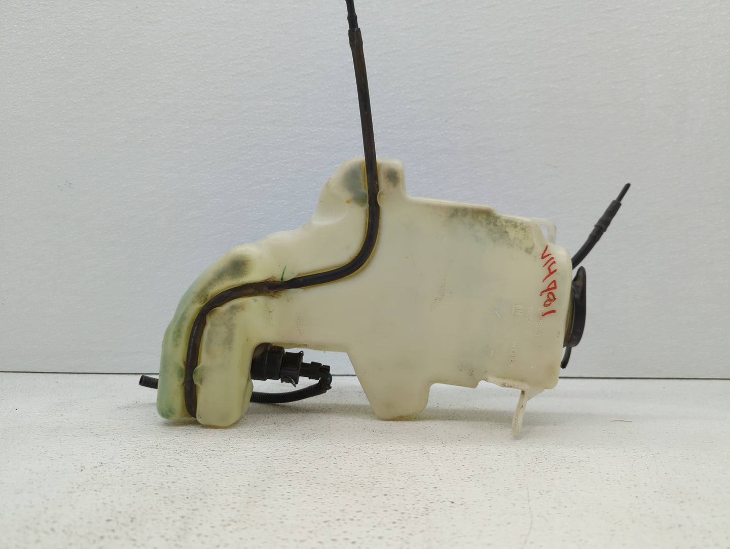 2007-2009 Suzuki Xl-7 Windshield Washer Fluid Reservoir Bottle Oem - Oemusedautoparts1.com
