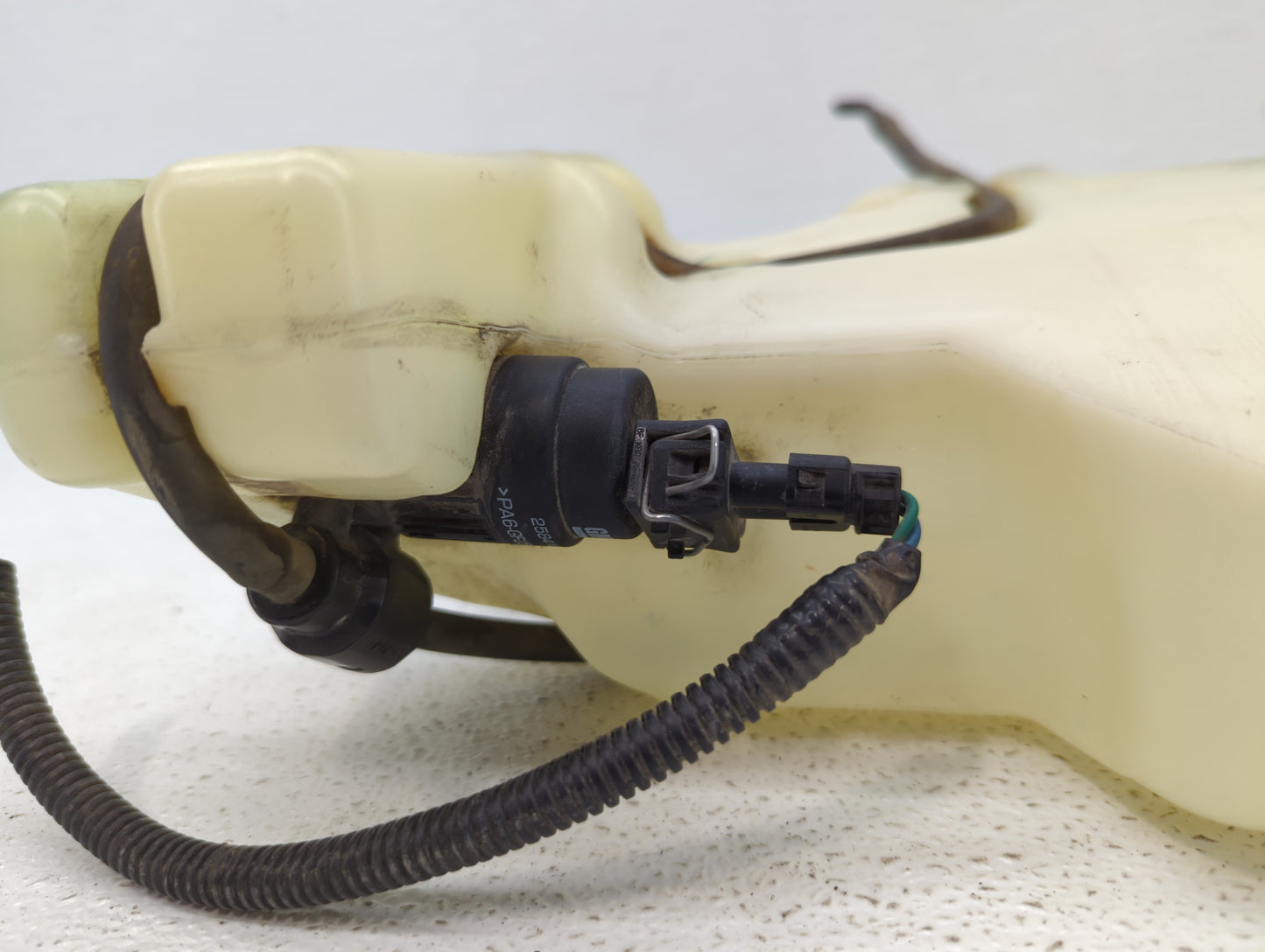 2007-2009 Suzuki Xl-7 Windshield Washer Fluid Reservoir Bottle Oem - Oemusedautoparts1.com