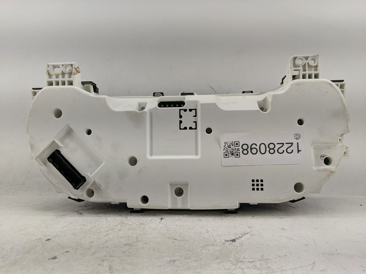 2008 Toyota Avalon Instrument Cluster Speedometer Gauges P/N:TN157540-8914 Fits OEM Used Auto Parts - Oemusedautoparts1.com