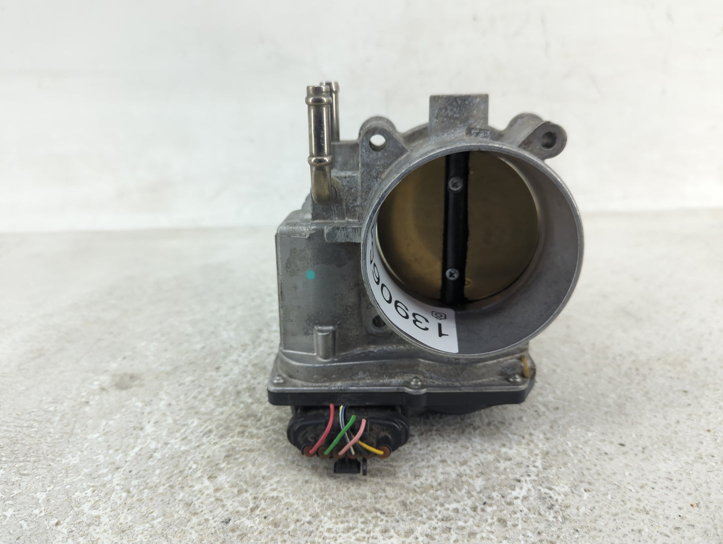 2005-2018 Toyota Avalon Throttle Body P/N:22030-0P050 Fits OEM Used Auto Parts - Oemusedautoparts1.com