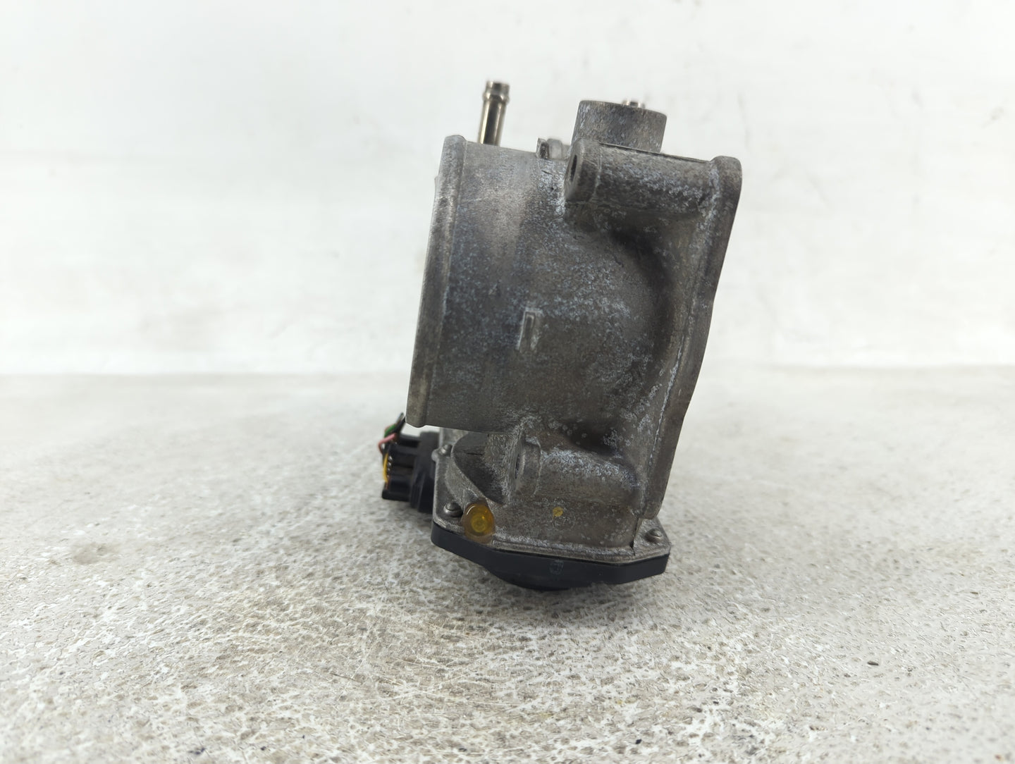2005-2018 Toyota Avalon Throttle Body P/N:22030-0P050 Fits OEM Used Auto Parts - Oemusedautoparts1.com