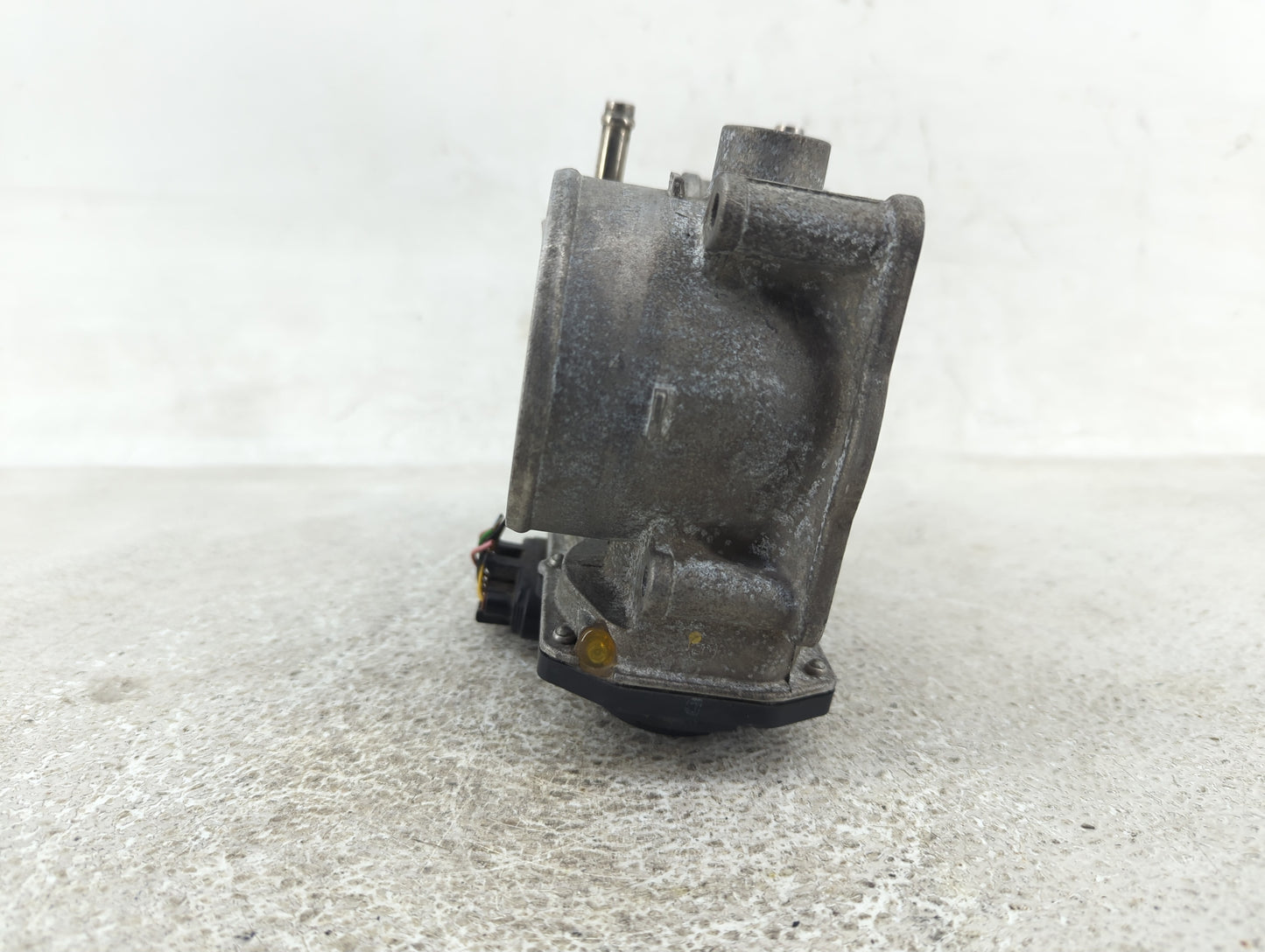 2005-2018 Toyota Avalon Throttle Body P/N:22030-0P050 Fits OEM Used Auto Parts - Oemusedautoparts1.com
