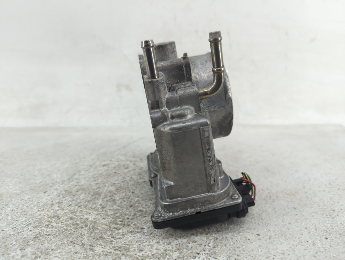 2005-2018 Toyota Avalon Throttle Body P/N:22030-0P050 Fits OEM Used Auto Parts - Oemusedautoparts1.com