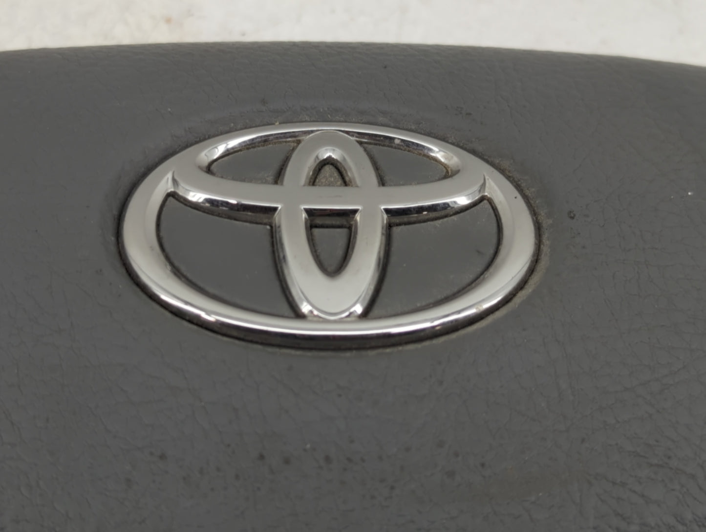 2005-2012 Toyota Avalon Air Bag Driver Left Steering Wheel Mounted Fits Fits 2005 2006 2007 2008 2009 2010 2011 2012 OEM Use