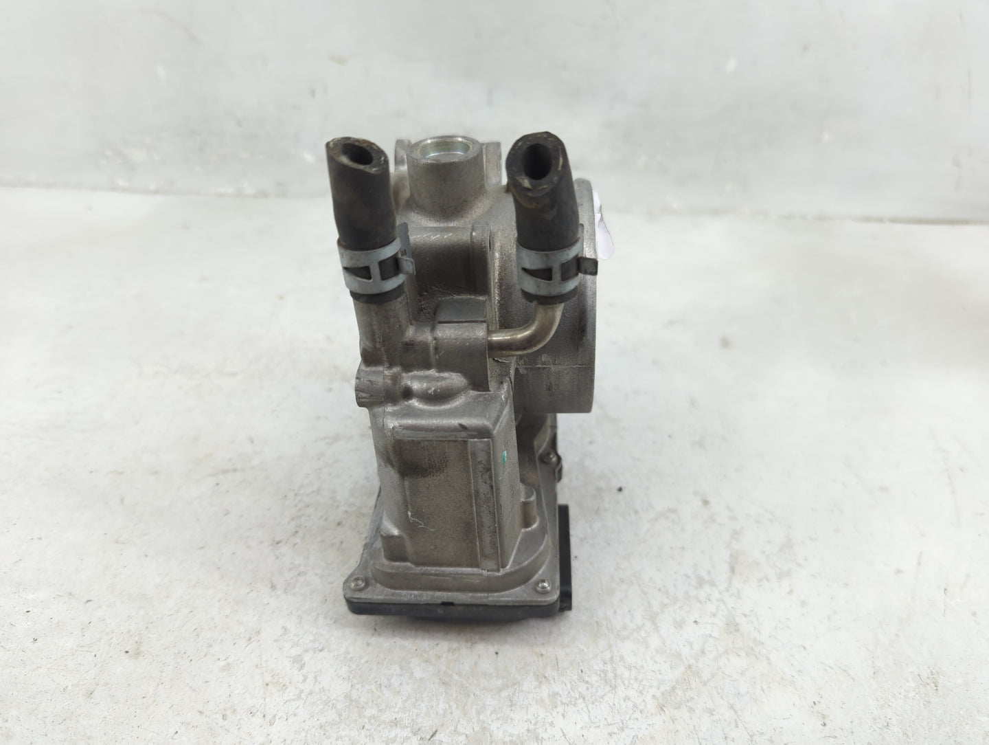 2005-2018 Toyota Avalon Throttle Body Fits Fits 2005 2006 2007 2008 2009 2010 2011 2012 2013 2014 2015 2016 2017 2018 OEM Us