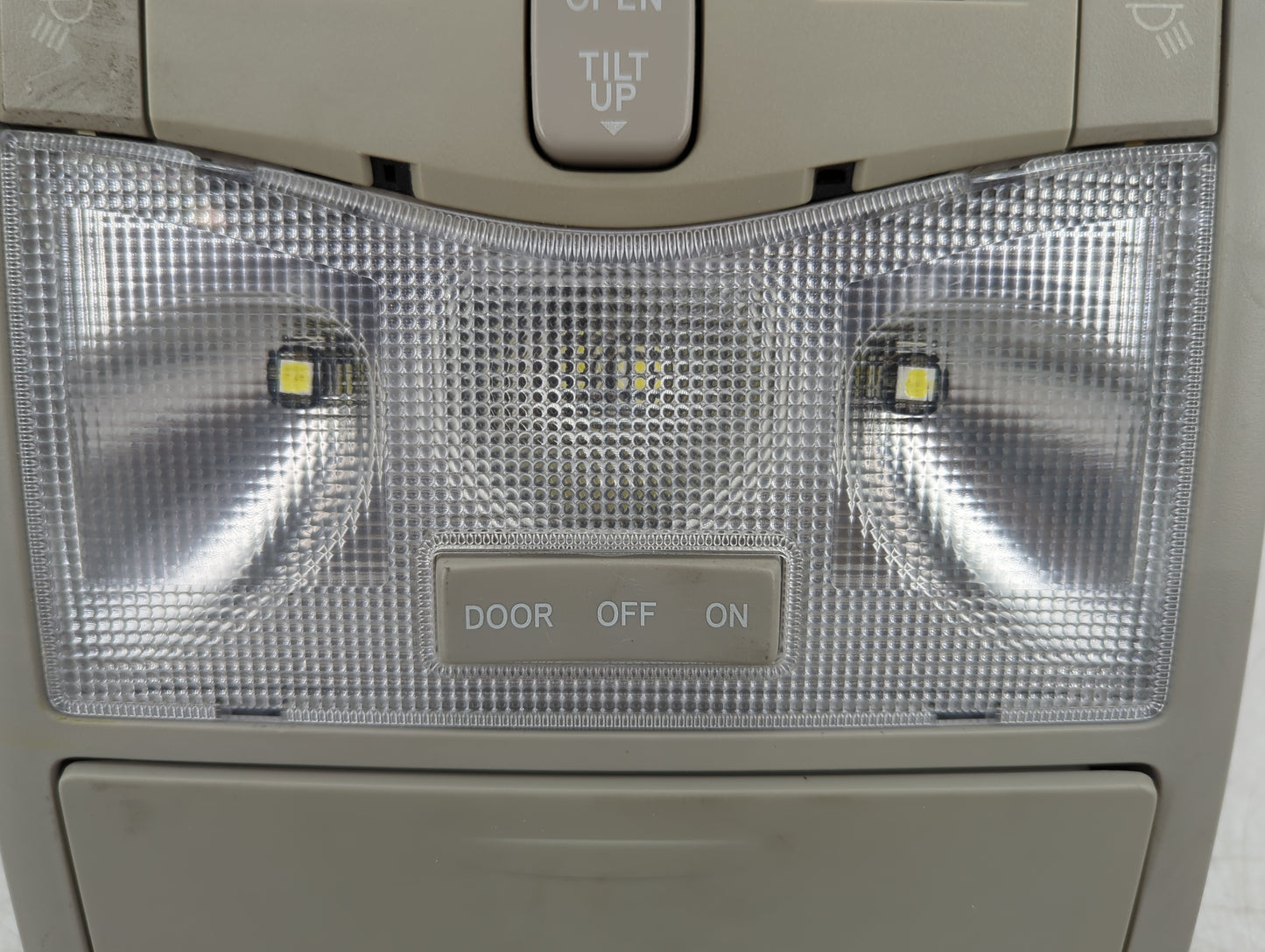 2008 Toyota Avalon Overhead Roof Console - Oemusedautoparts1.com