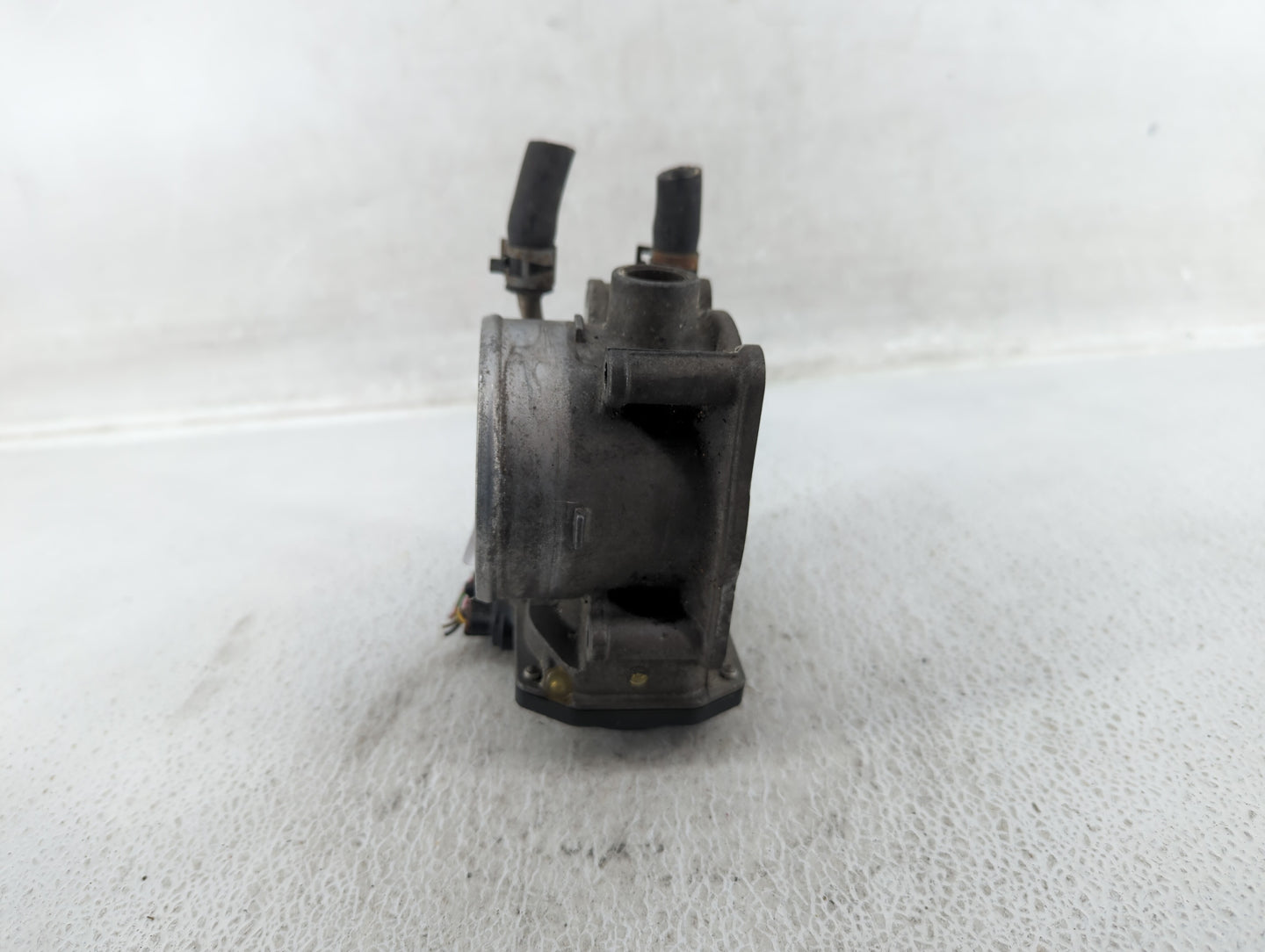 2005-2018 Toyota Avalon Throttle Body P/N:22030-0P050 Fits OEM Used Auto Parts - Oemusedautoparts1.com