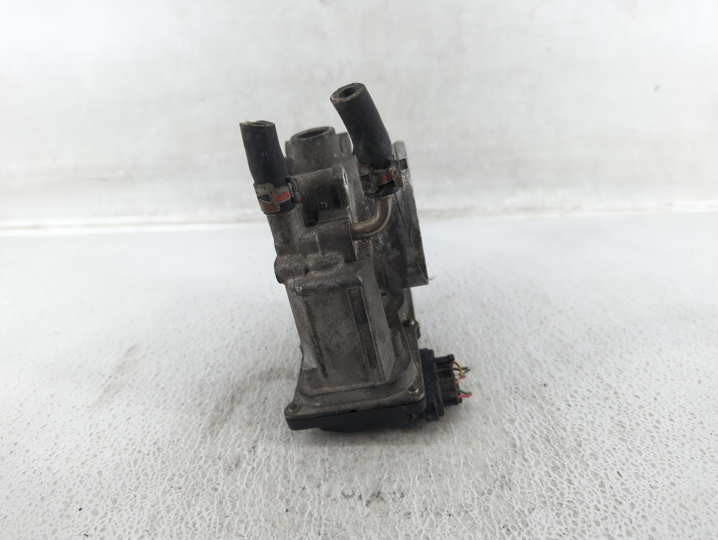 2005-2018 Toyota Avalon Throttle Body P/N:22030-0P050 Fits OEM Used Auto Parts - Oemusedautoparts1.com