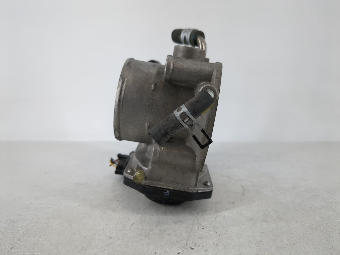 2007-2011 Toyota Camry Throttle Body P/N:22030-0H030 Fits Fits 2006 2007 2008 2009 2010 2011 2012 2013 2014 2015 OEM Used Au