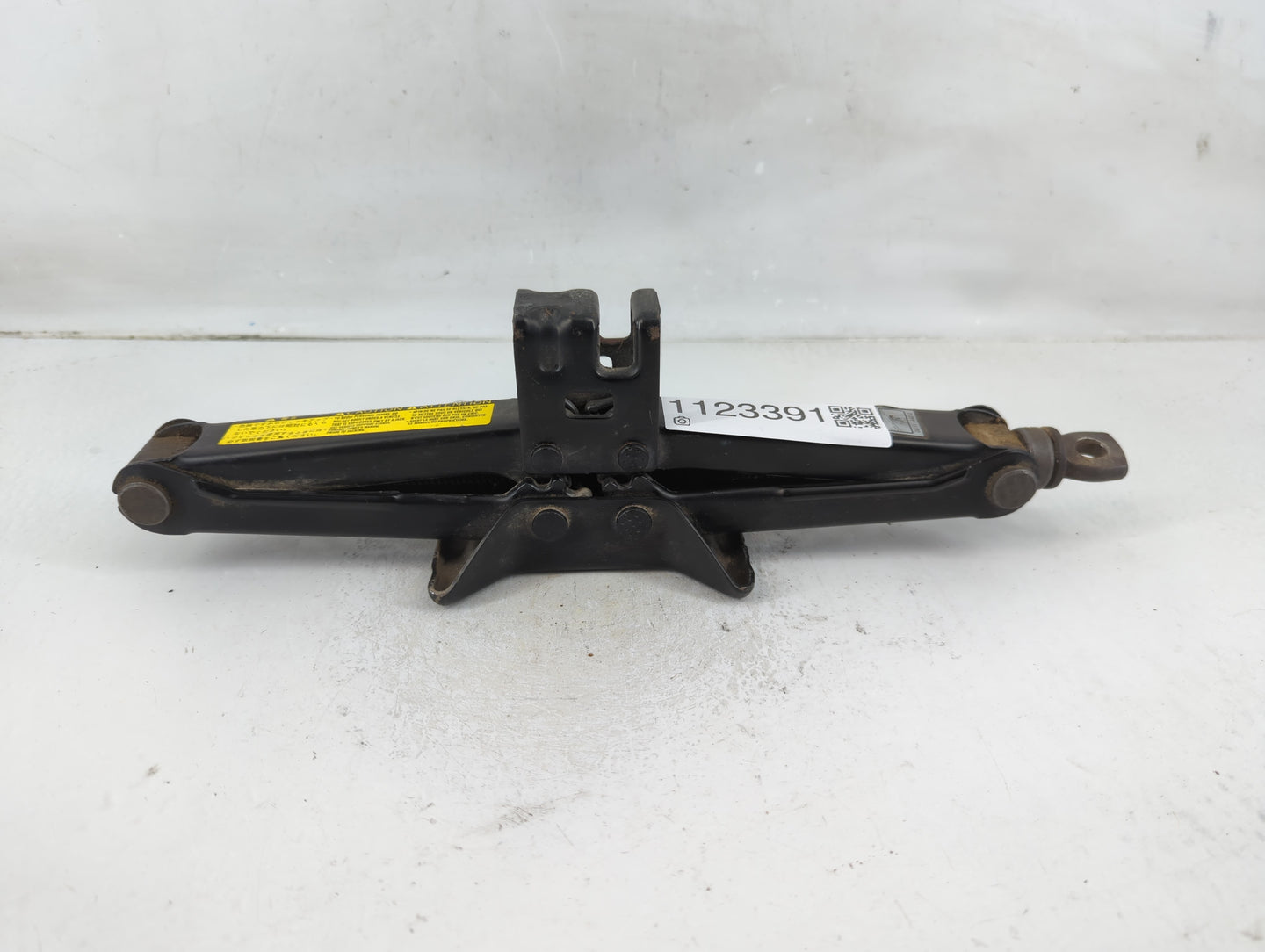 2008 Toyota Camry Spare Scissor Car Jack 1123391 - Oemusedautoparts1.com