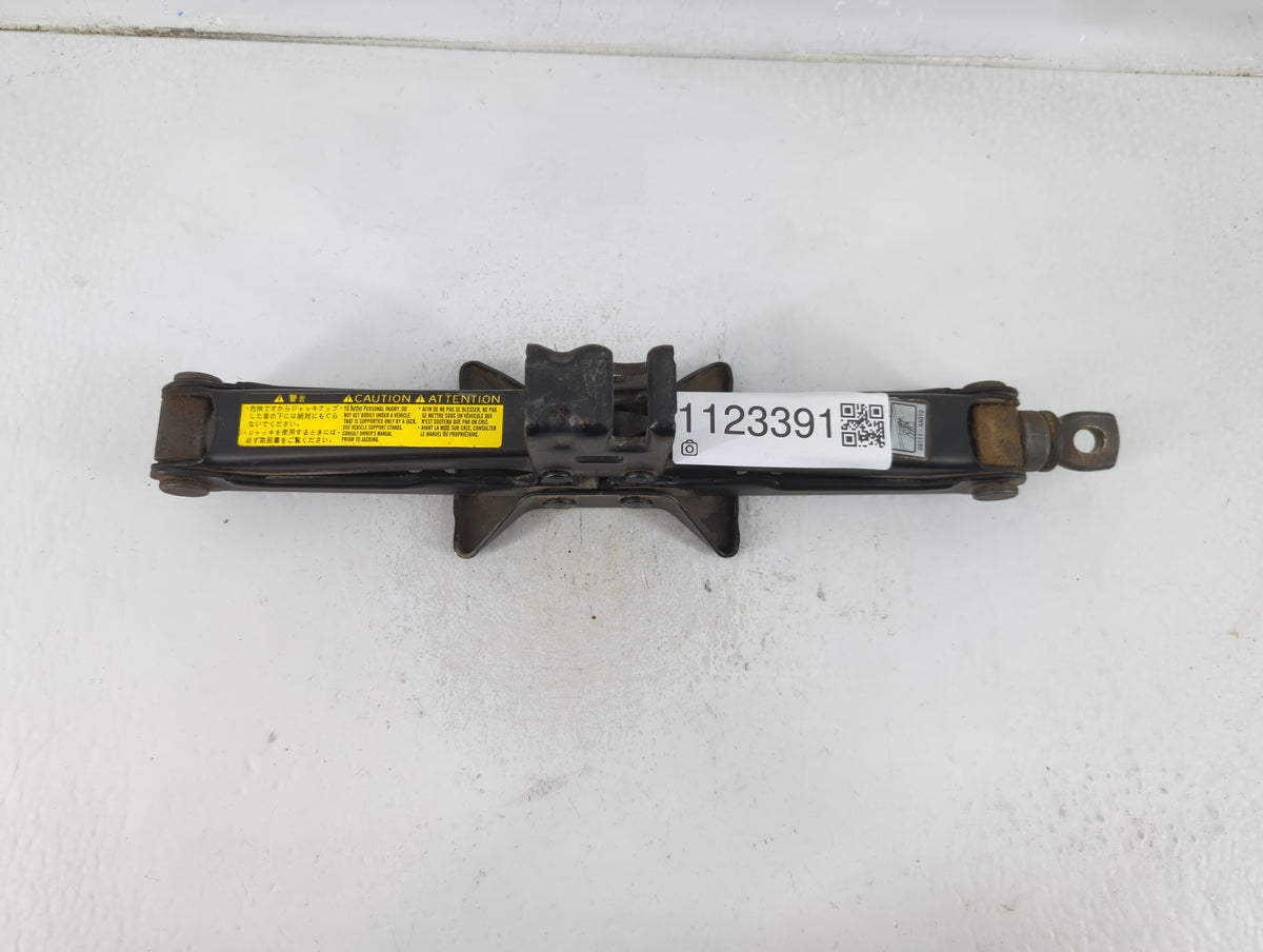 2008 Toyota Camry Spare Scissor Car Jack 1123391 - Oemusedautoparts1.com