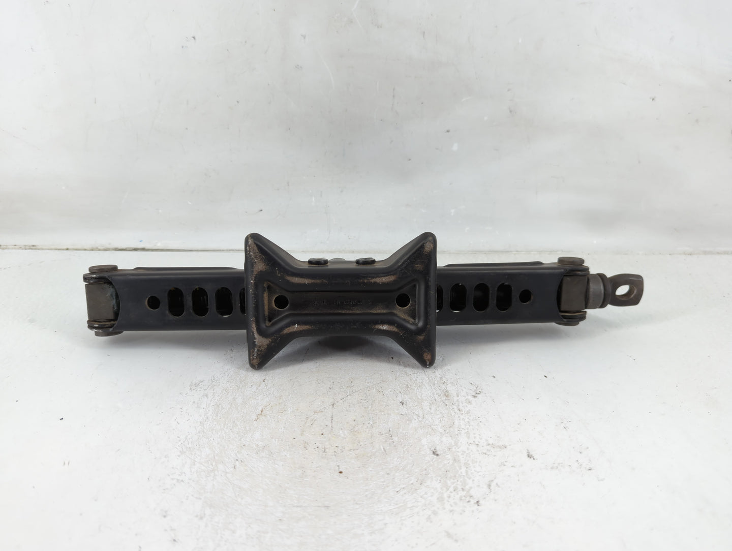 2008 Toyota Camry Spare Scissor Car Jack - Oemusedautoparts1.com