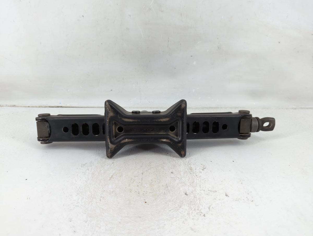 2008 Toyota Camry Spare Scissor Car Jack 1123391 - Oemusedautoparts1.com
