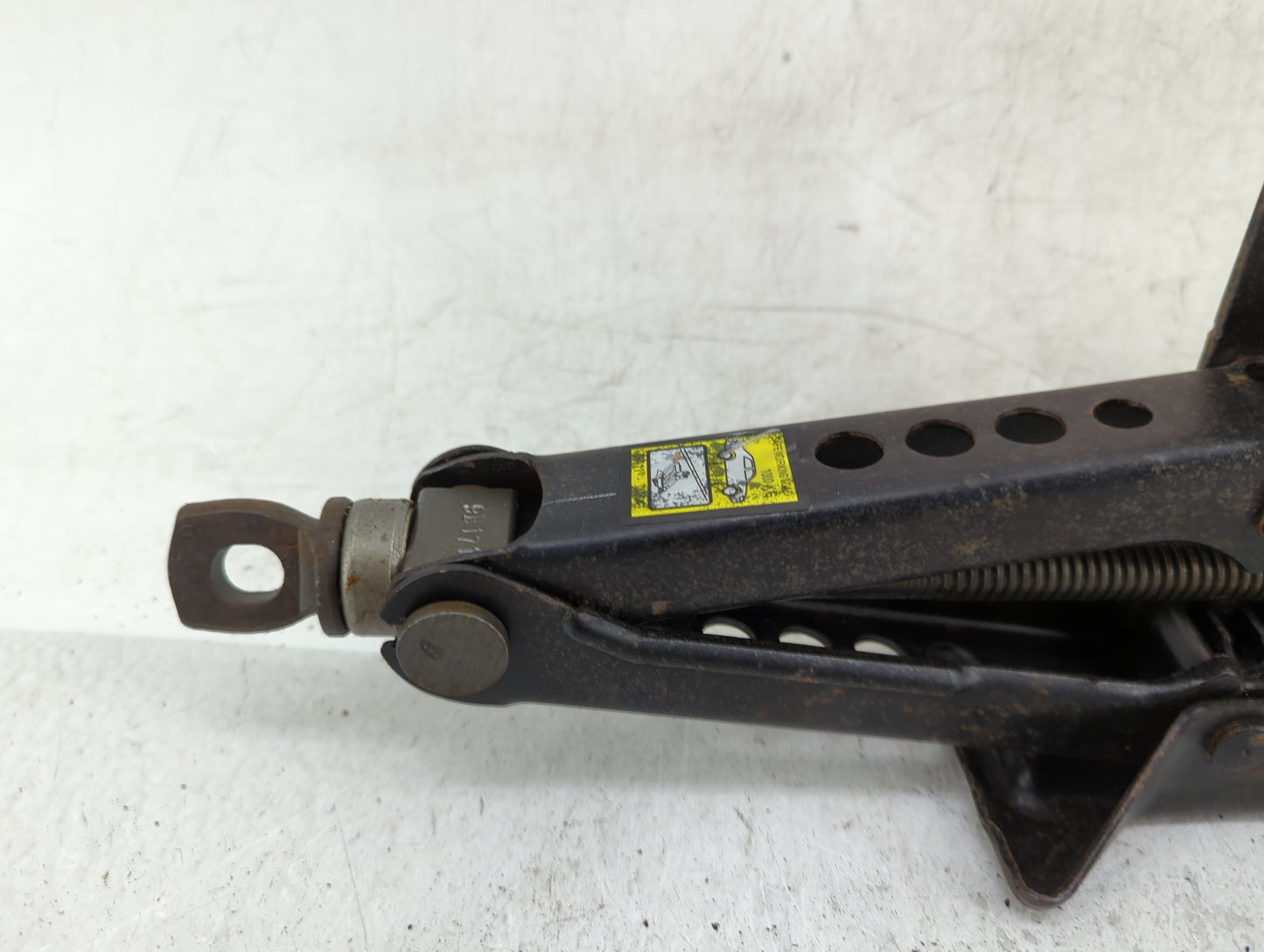 2008 Toyota Camry Spare Scissor Car Jack 1415390 - Oemusedautoparts1.com