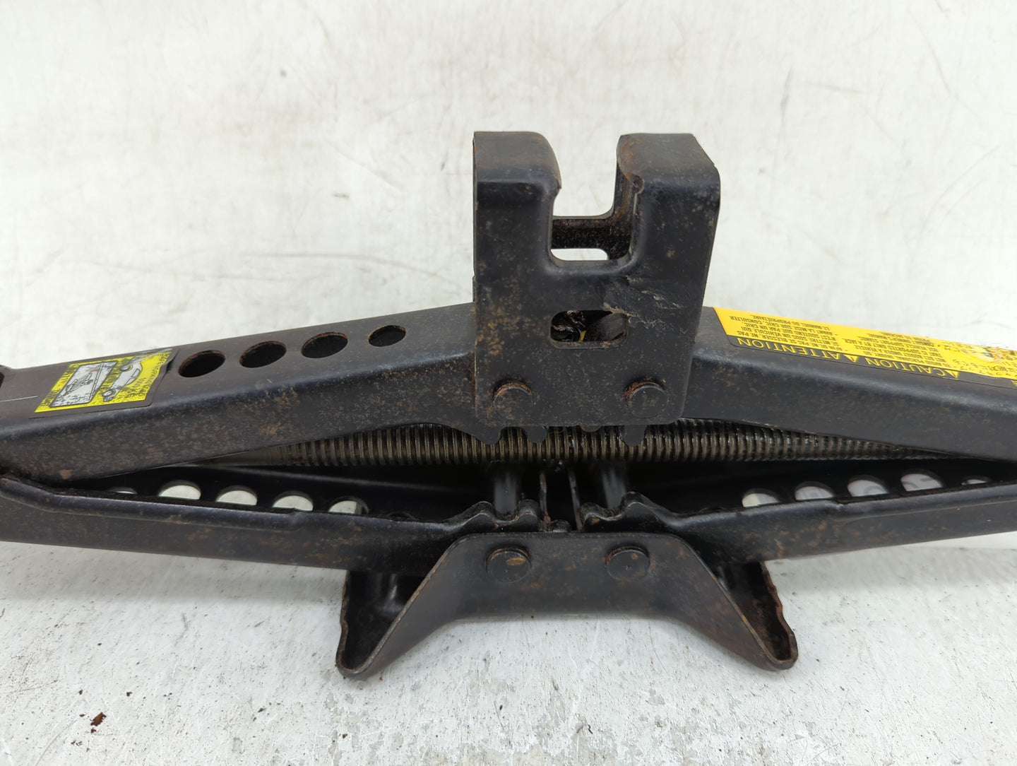 2008 Toyota Camry Spare Scissor Car Jack 1415390 - Oemusedautoparts1.com