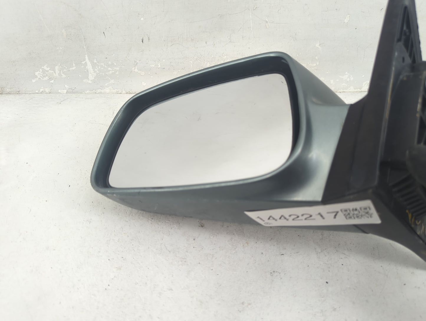 2007-2011 Toyota Camry Driver Side View Mirror - Left Door Mirror OEM Used - Oemusedautoparts1.com
