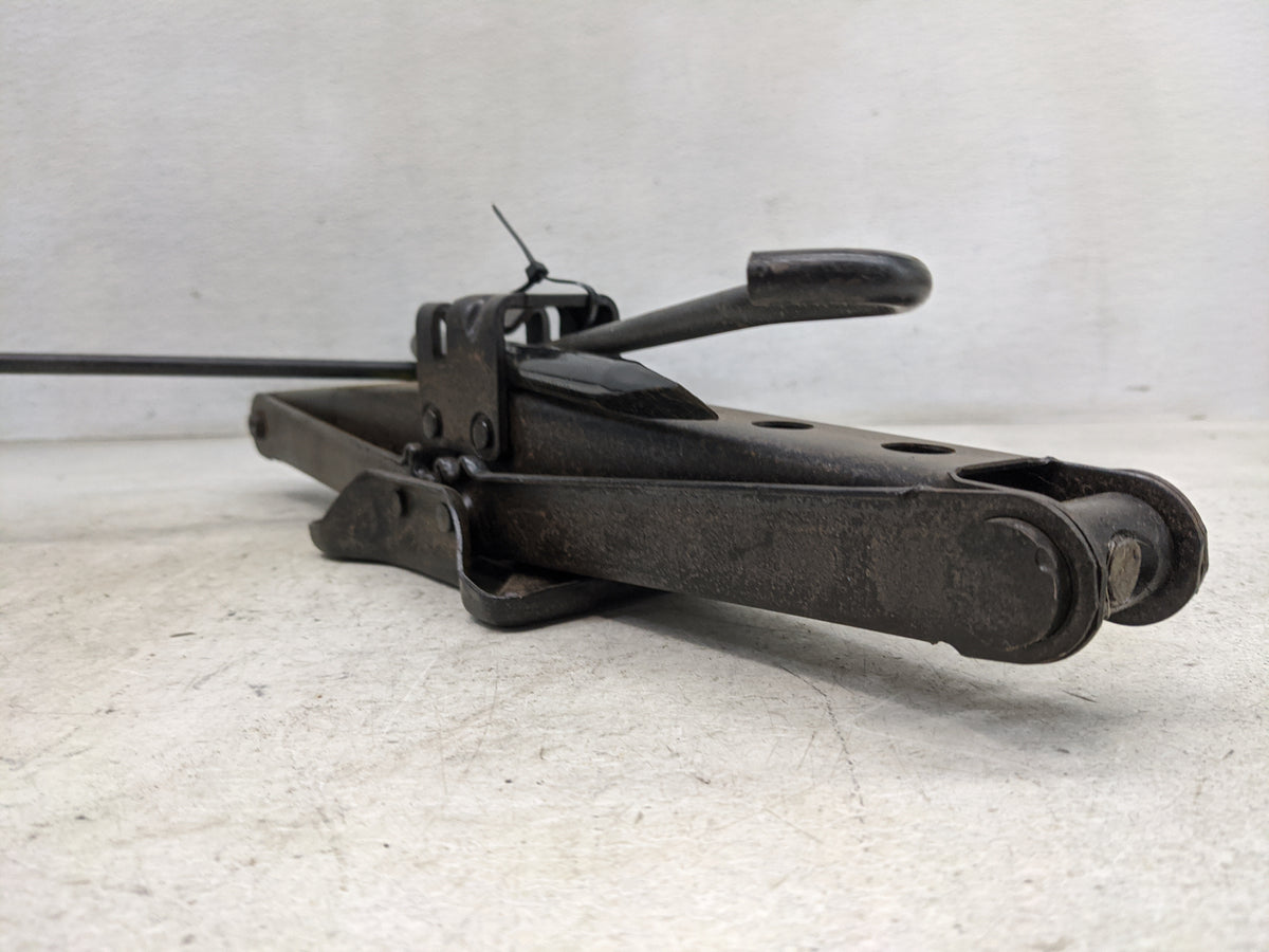 2008 Toyota Camry Spare Scissor Car Jack 1459123 - Oemusedautoparts1.com