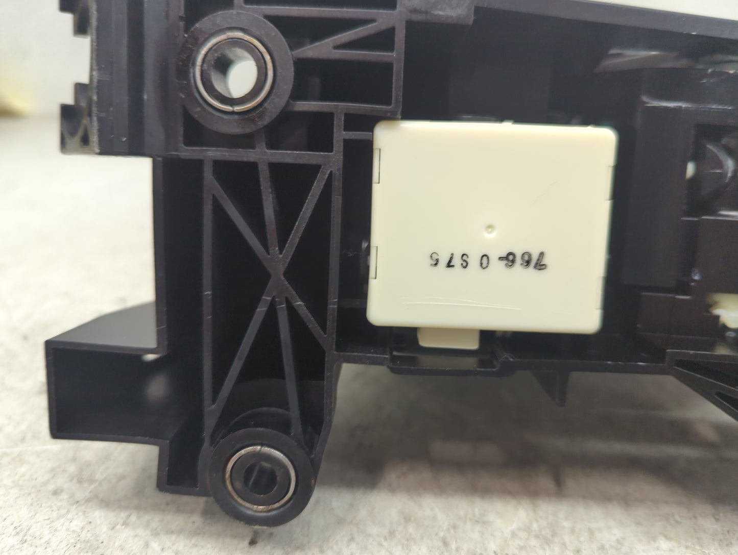2008 Toyota Camry Floor Console Assembly Shifter 1480341 - Oemusedautoparts1.com