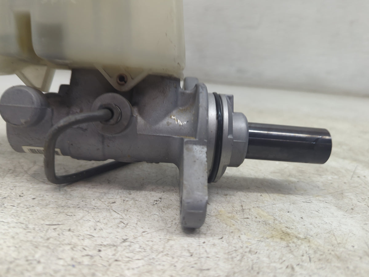 2007-2011 Toyota Camry Brake Master Cylinder 1498449 - Oemusedautoparts1.com