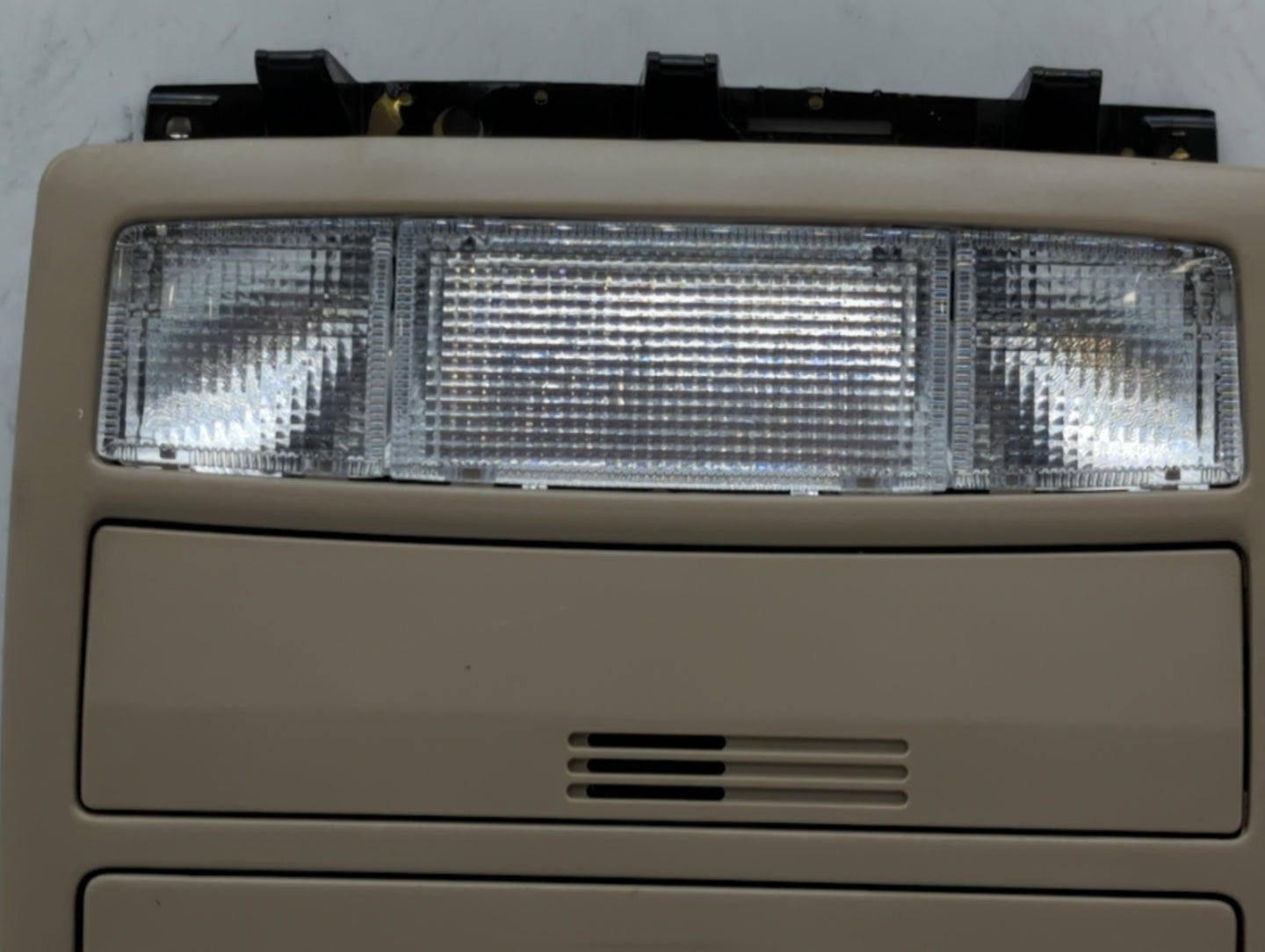 2008 Toyota Camry Overhead Roof Console - Oemusedautoparts1.com