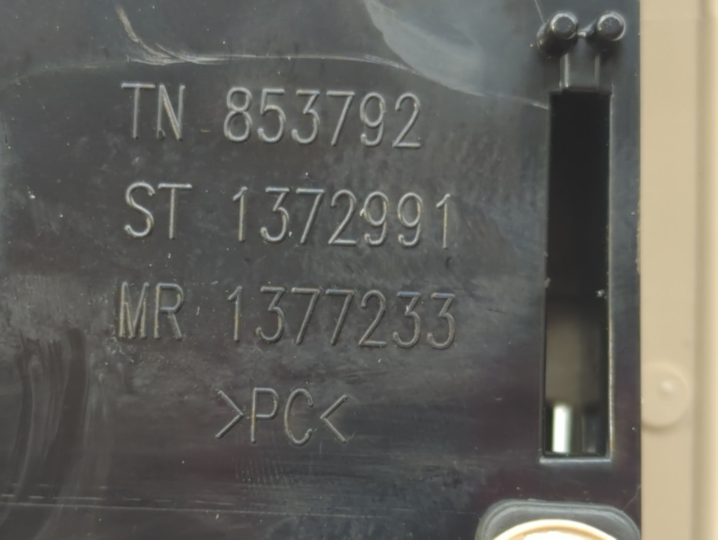 2008 Toyota Camry Overhead Roof Console - Oemusedautoparts1.com