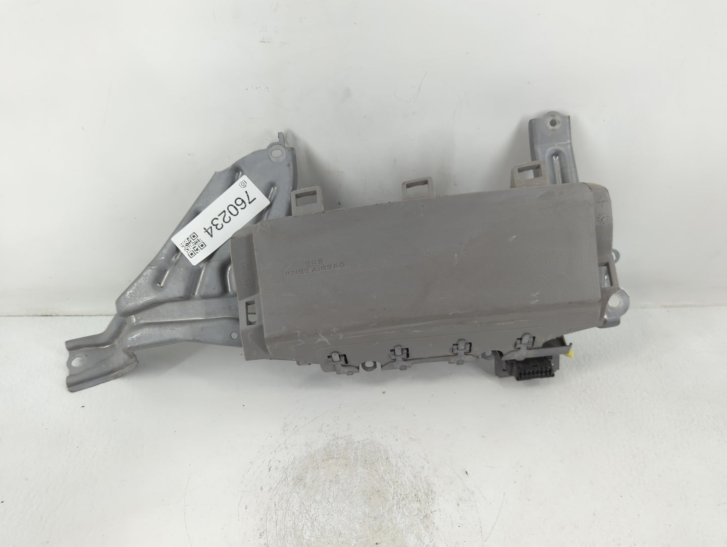 2007-2011 Toyota Camry Air Bag Driver Left Steering Wheel Mounted Fits Fits 2007 2008 2009 2010 2011 OEM Used Auto Parts - O