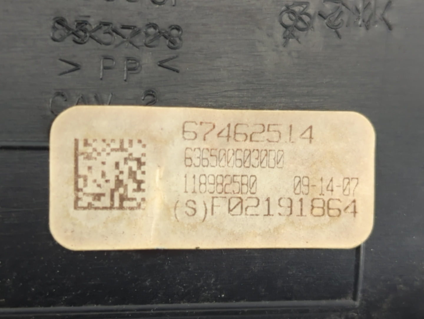 2008 Toyota Camry Overhead Roof Console - Oemusedautoparts1.com