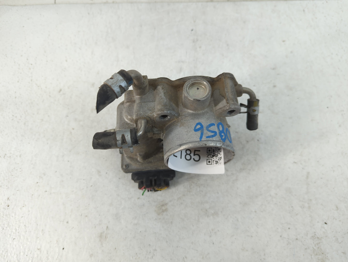 2007-2011 Toyota Camry Throttle Body P/N:22030-0H030 Fits Fits 2006 2007 2008 2009 2010 2011 2012 2013 2014 2015 OEM Used Au