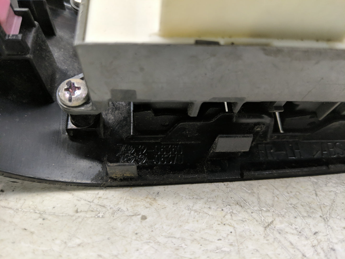2008-2013 Toyota Highlander Master Power Window Switch Replacement Driver Side Left P/N:74232-48070 Fits OEM Used Auto Parts