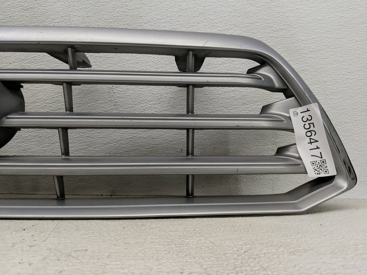 2008-2010 Toyota Highlander Front Grille Bumper Not Included - Oemusedautoparts1.com