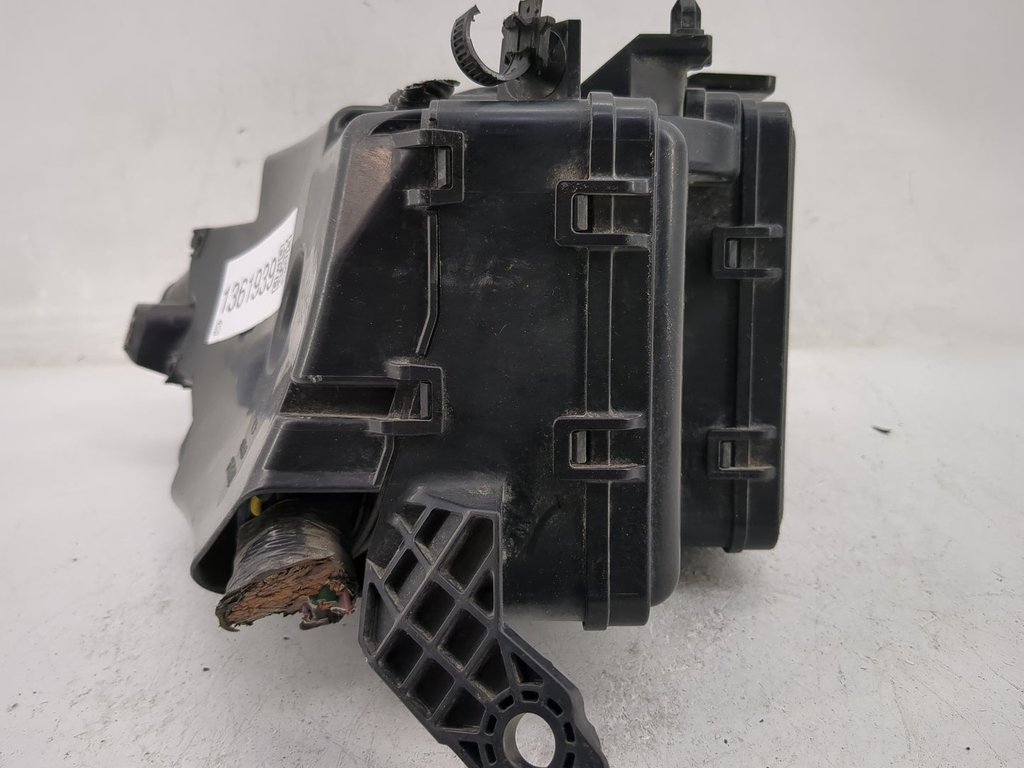 2008-2010 Toyota Highlander Fusebox Fuse Box Panel Relay Module P/N:82720-48050 Fits Fits 2008 2009 2010 OEM Used Auto Parts